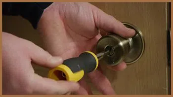 City Locksmith Shop Cincinnati, OH 513-494-3060 - 15-unlock-door